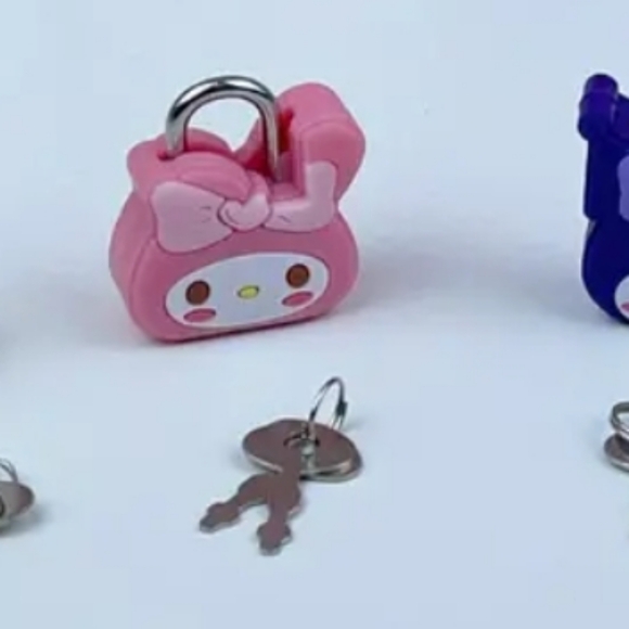 1 Sanrio Lock with Keys - Picture 11 of 13